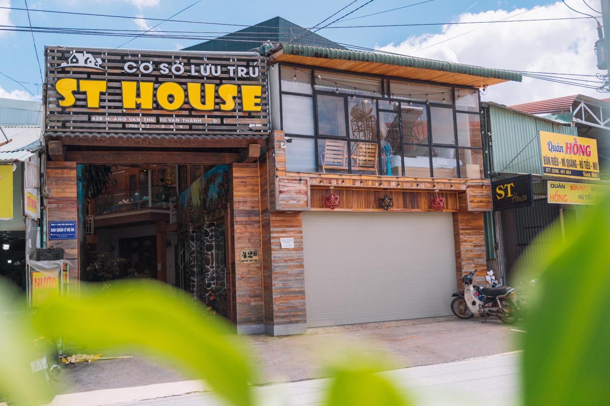 Готель St House Dalat Екстер'єр фото